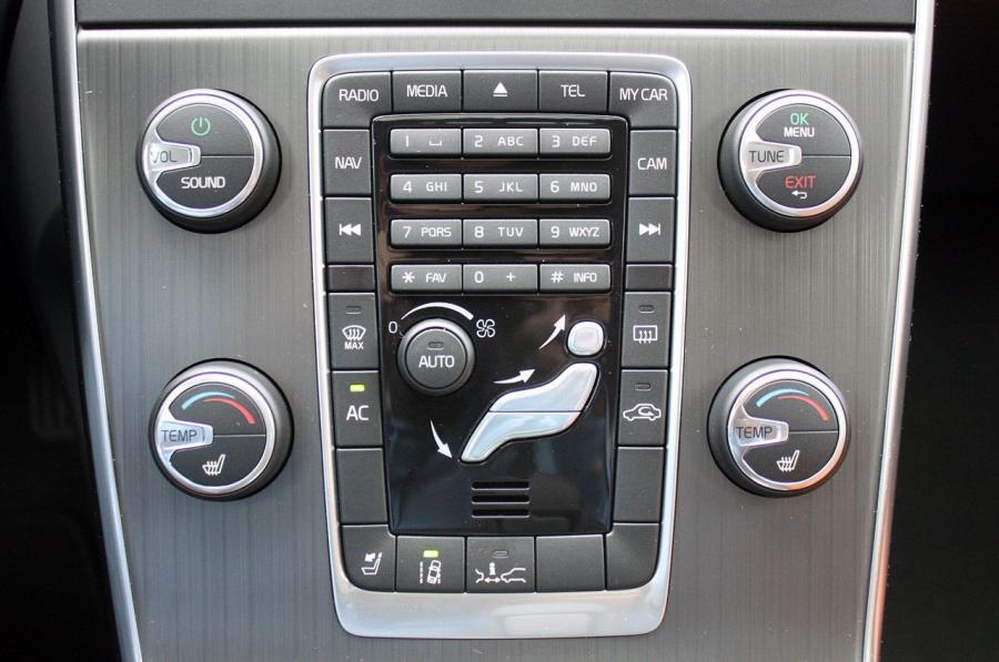  Volvo S60 2010 года  (фото 114 из 226)